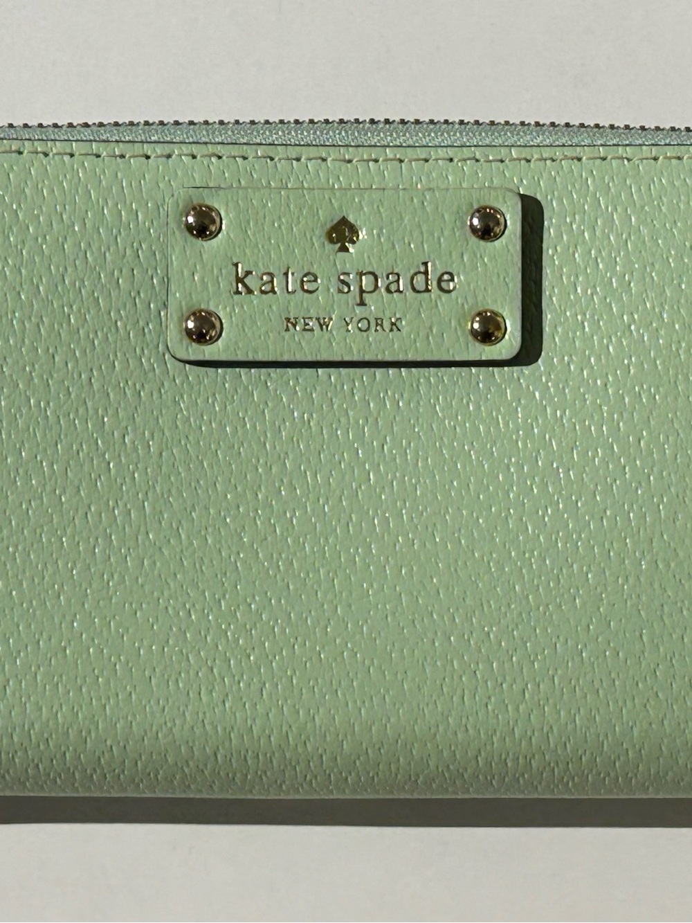 NWT Kate Spade NEDA Zipper Wallet / Organizer in Mint Green with Goldtone Plaque